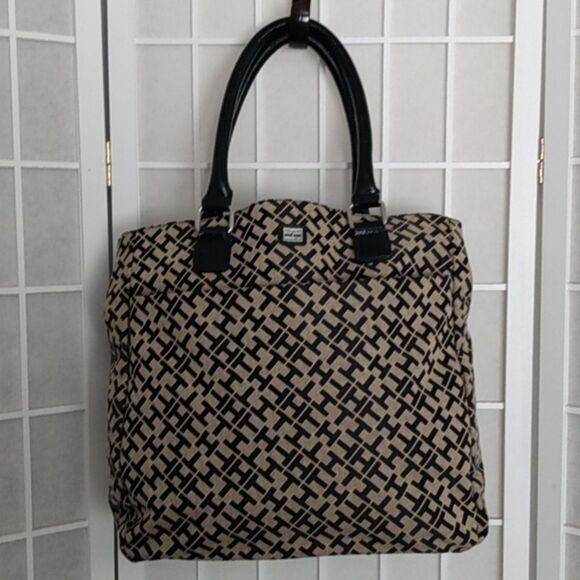 Tommy Hilfiger Tote - Picture 12 of 12